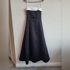 Urban Girl Nites | Dresses | Urban Girl Nites Strapless Gown Evening Dress  Prom 78 M Black And White Satin | Poshmark